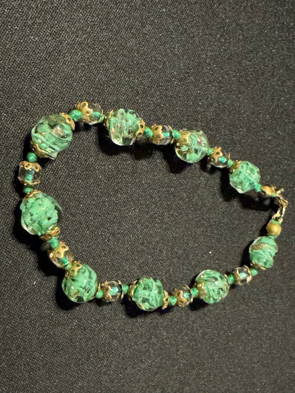Murano Glass Bead Bracelet Bright Green Swirls & Gold Foil Flecks 7in